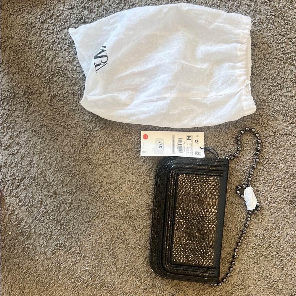 Zara Black Textured Chain-Link Crossbody